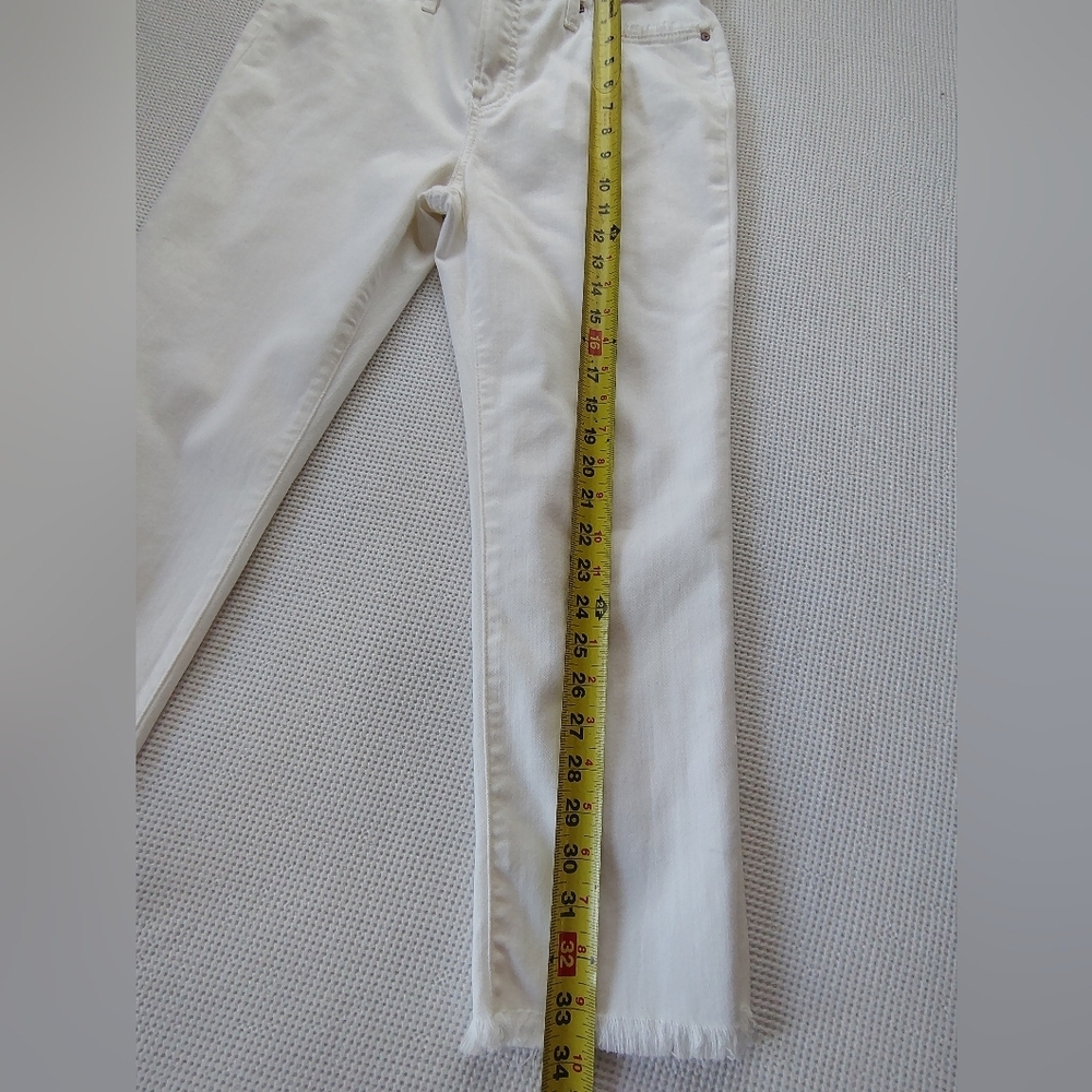 Girlfriend Slim Leg Crop Chico's Women's White Jeans Size 6 - Picture 5 of 8